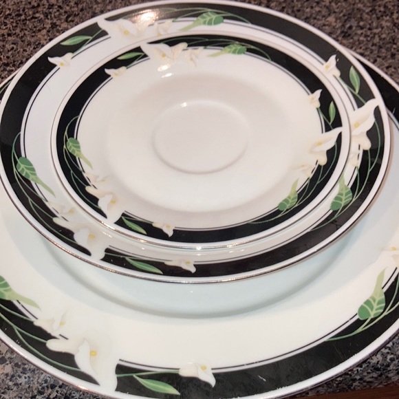 Vintage ONEIDA Ava fin China set - Picture 1 of 3